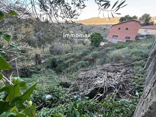 Tontti myytävänä paikassa Santa Coloma de Cervelló - 220 000 € (Ref: 9532873)