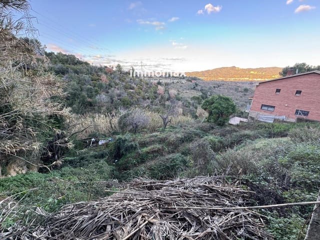Tontti myytävänä paikassa Santa Coloma de Cervelló - 220 000 € (Ref: 9532873)