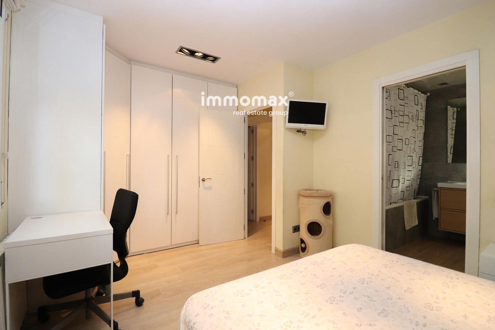 2 bedroom Penthouse for sale in La Roca del Valles - € 239,500 (Ref: 9539774)