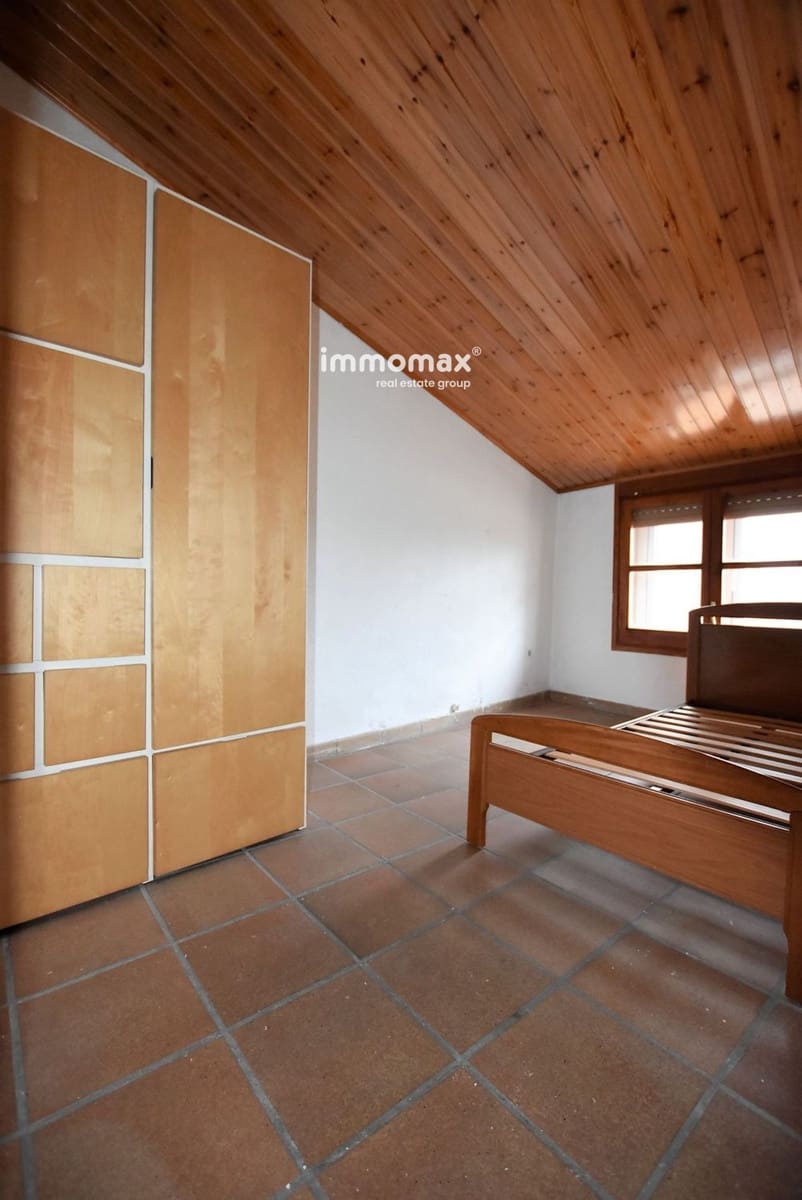 5 quarto Moradia para venda em Hostalric com piscina garagem - 280 000 € (Ref: 9566259)
