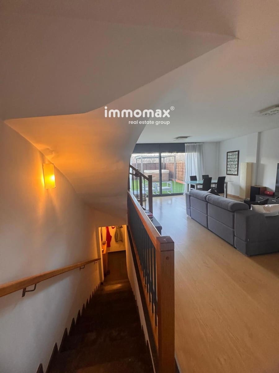 3 bedroom Townhouse for sale in Gualba - € 345,000 (Ref: 9569473)