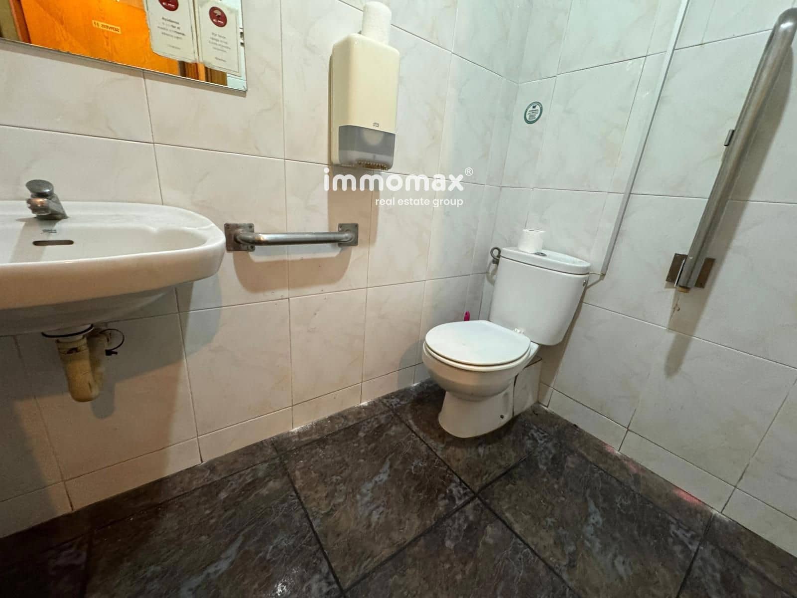 Erhverv til salg i Sant Boi de Llobregat - € 119.000 (Ref: 9569475)