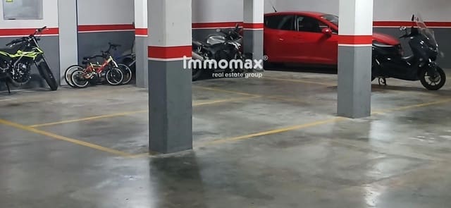 Autotalli myytävänä paikassa Sant Boi de Llobregat - 19 000 € (Ref: 9585144)