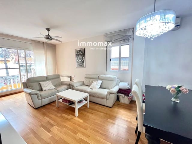 3 soveværelse Byhus til salg i Castelldefels med garage - € 670.000 (Ref: 9596577)