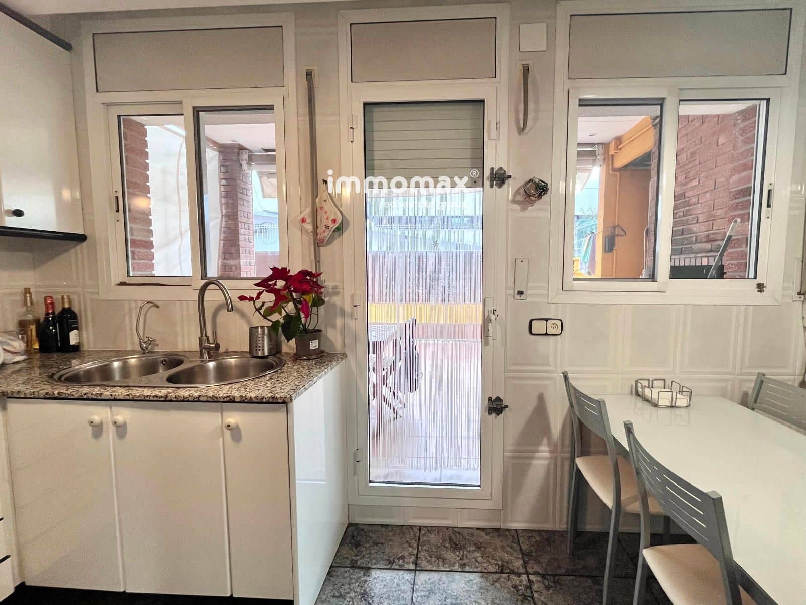 3 soveværelse Byhus til salg i Castelldefels med garage - € 670.000 (Ref: 9596577)