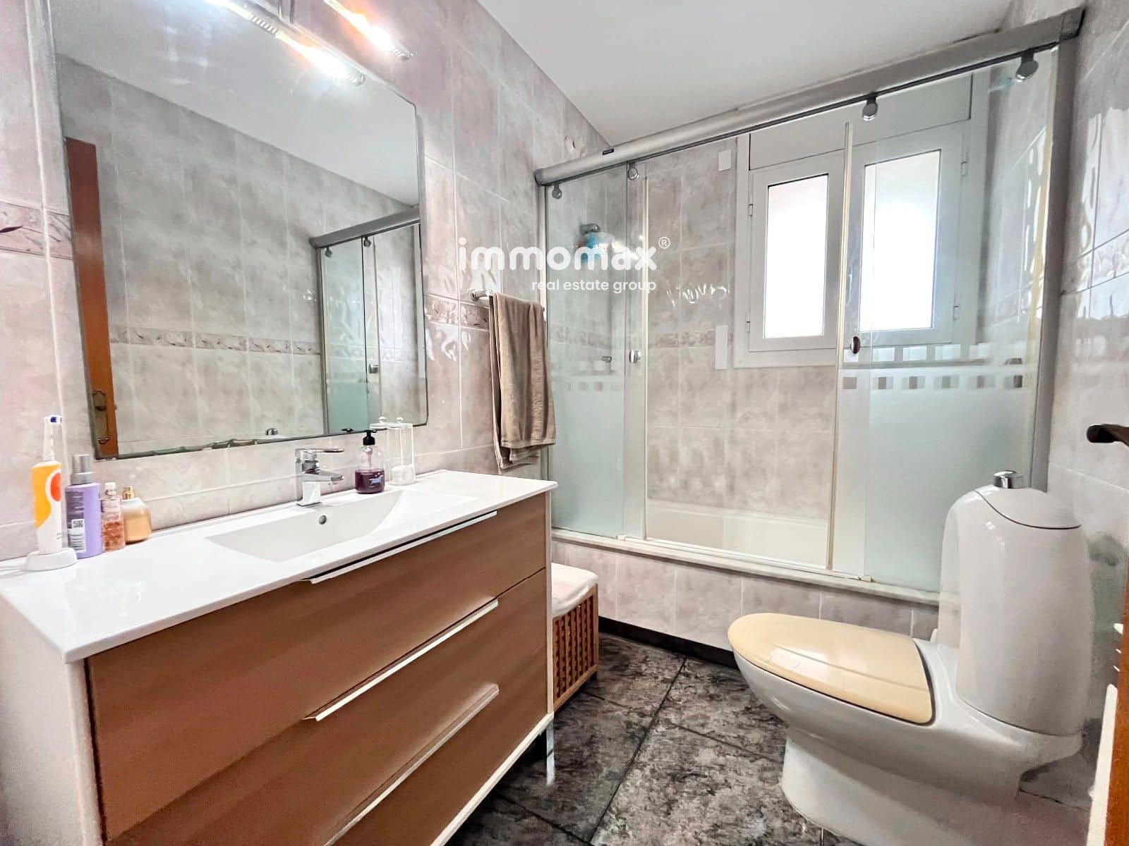 3 soveværelse Byhus til salg i Castelldefels med garage - € 670.000 (Ref: 9596577)