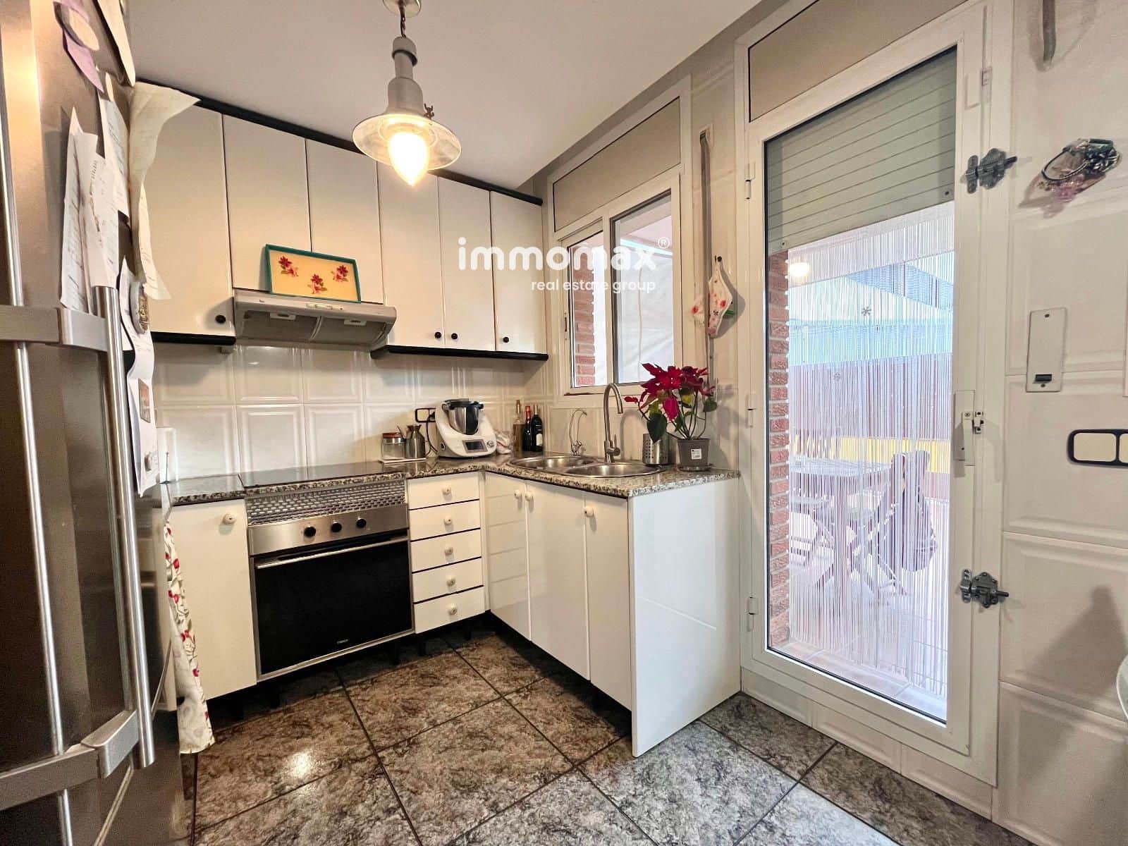 3 soveværelse Byhus til salg i Castelldefels med garage - € 670.000 (Ref: 9596577)