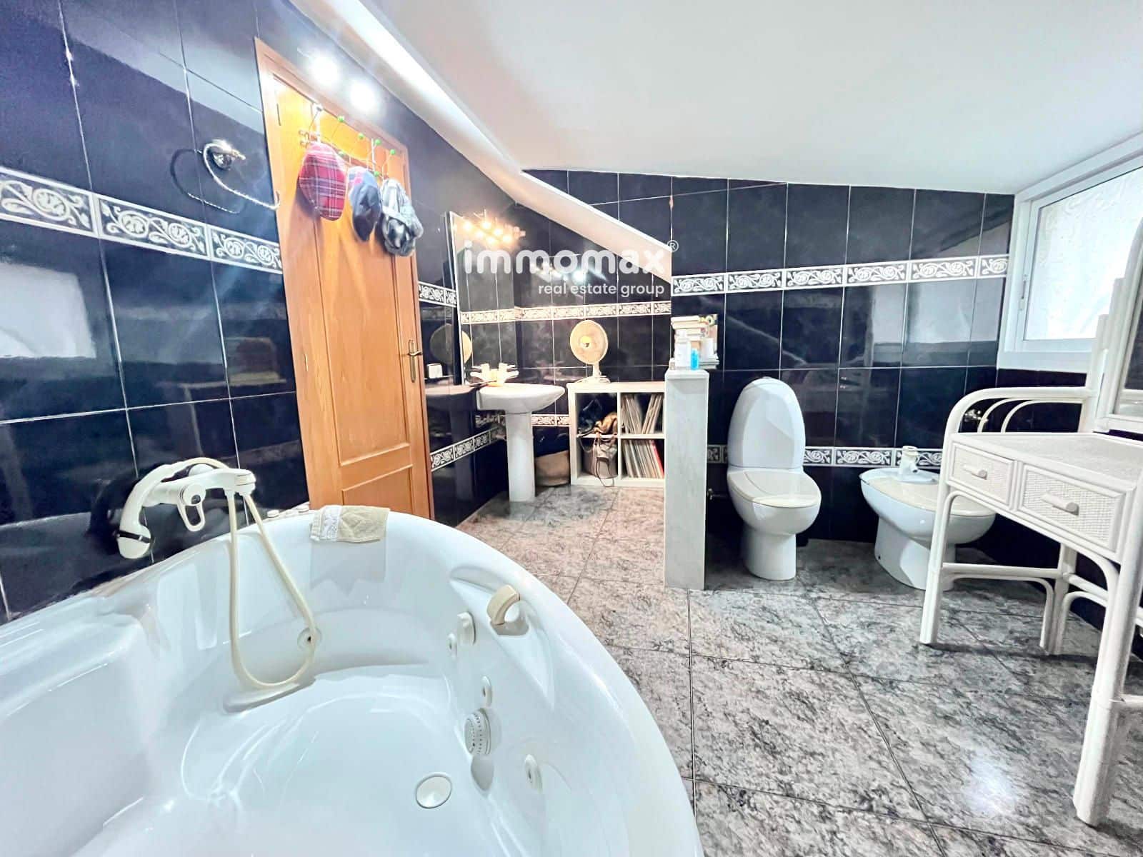 3 soveværelse Byhus til salg i Castelldefels med garage - € 670.000 (Ref: 9596577)