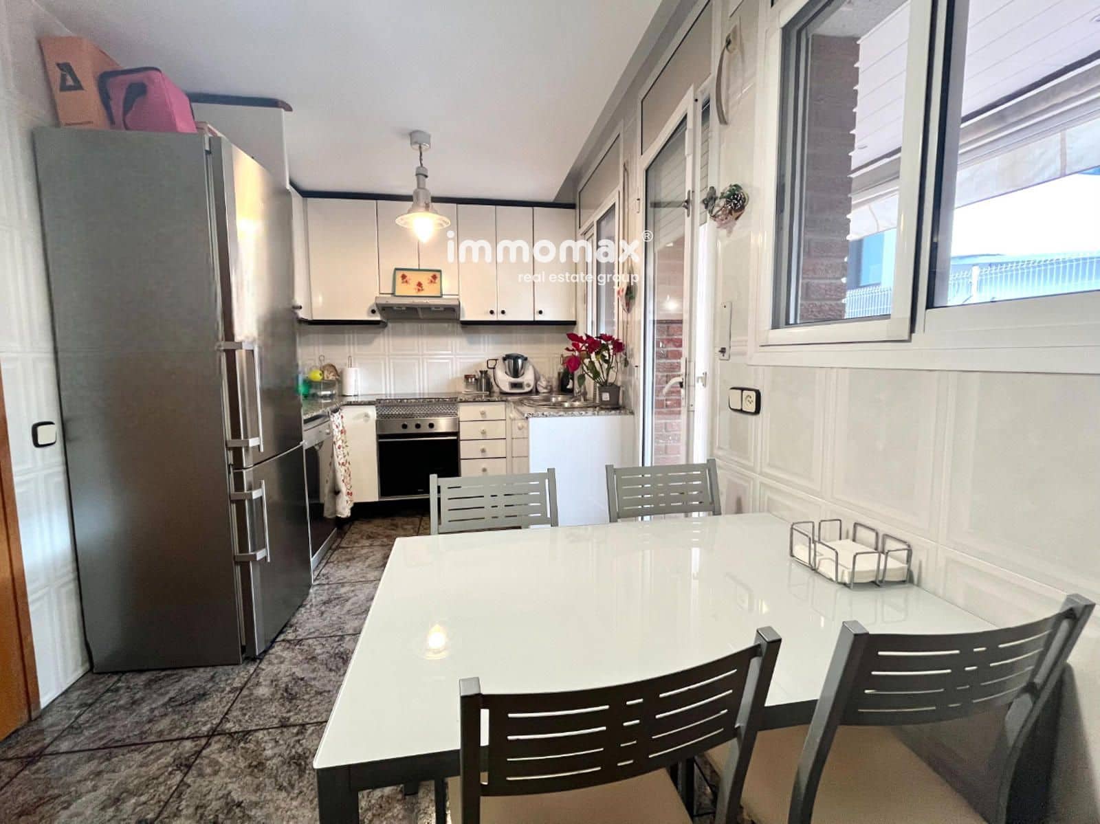 3 soveværelse Byhus til salg i Castelldefels med garage - € 670.000 (Ref: 9596577)