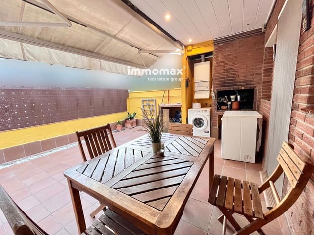 3 soveværelse Byhus til salg i Castelldefels med garage - € 670.000 (Ref: 9596577)