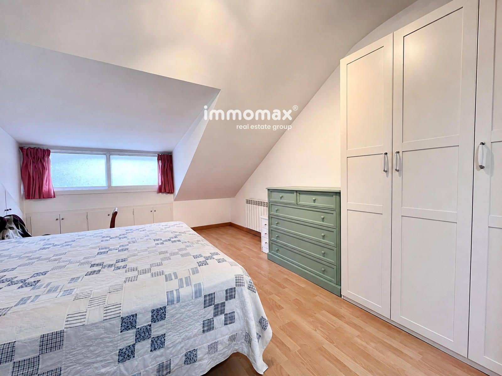 3 bedroom Townhouse for sale in Castelldefels with garage - € 670,000 (Ref: 9596577)