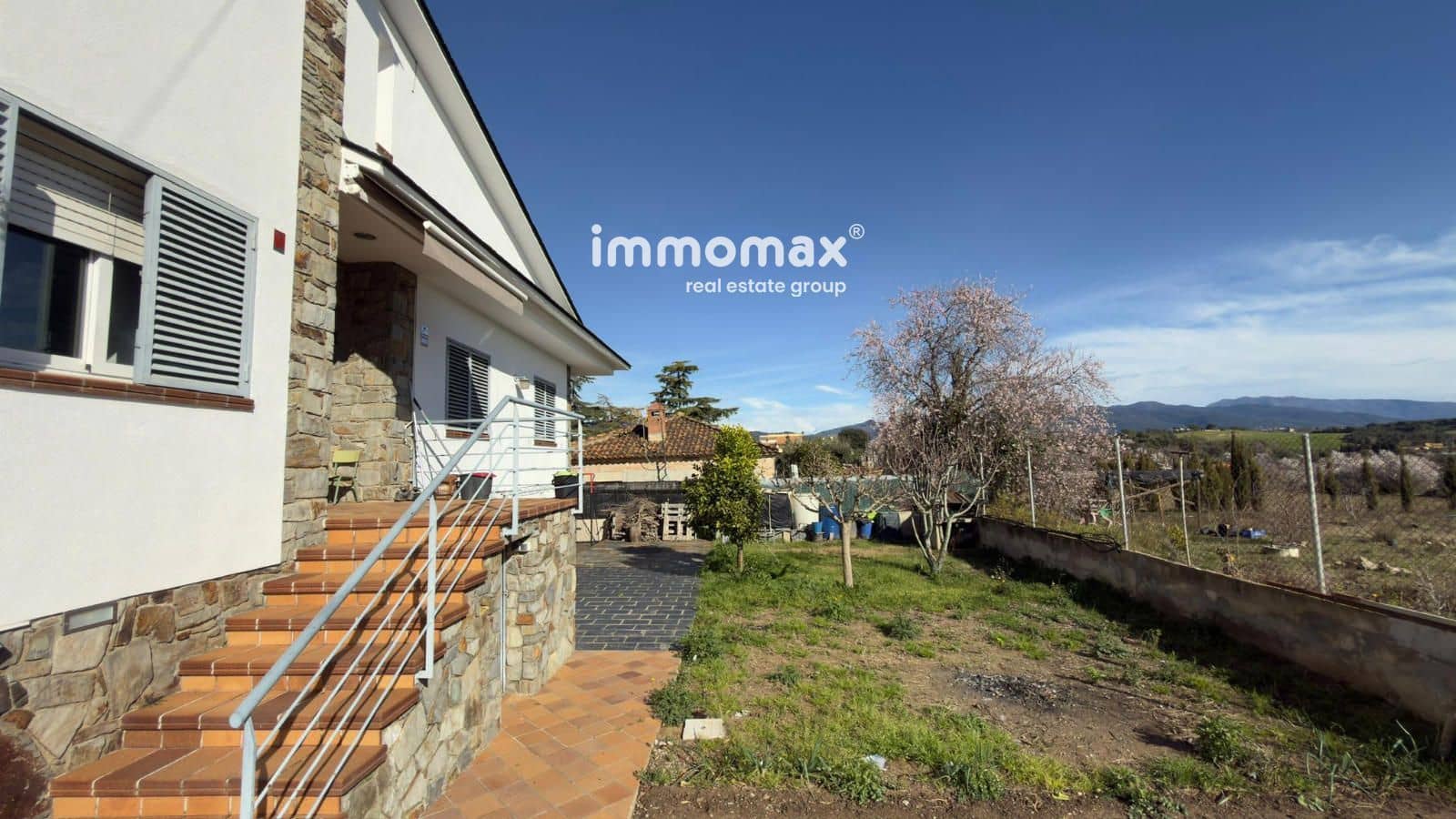 5 soveværelse Byhus til salg i Santa Eulalia de Roncana med garage - € 430.000 (Ref: 9599964)