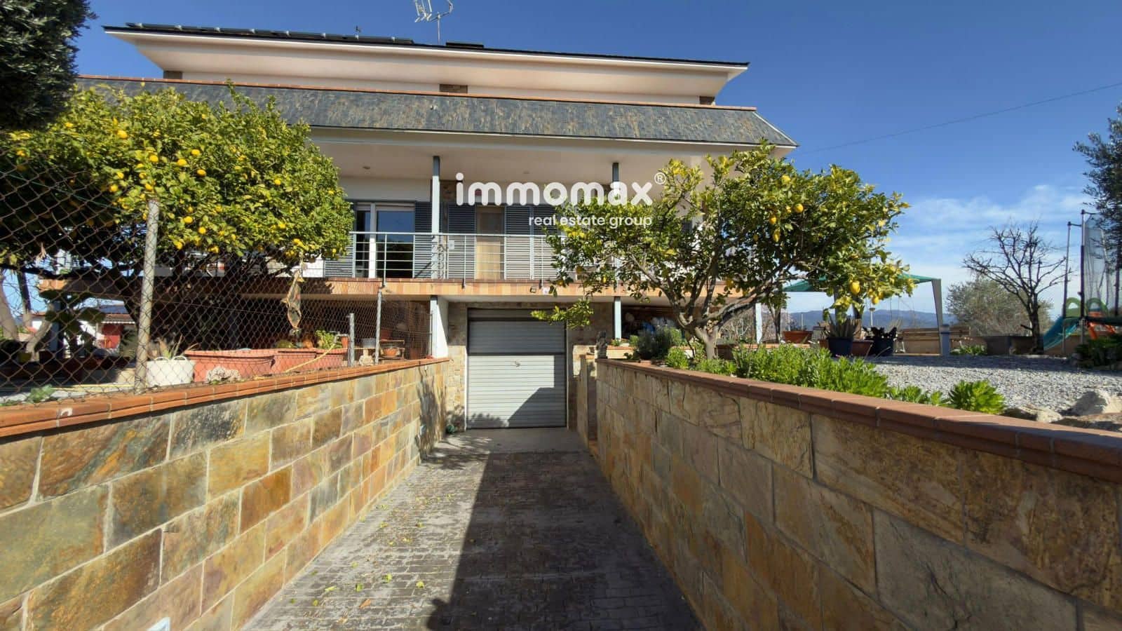 5 soveværelse Byhus til salg i Santa Eulalia de Roncana med garage - € 430.000 (Ref: 9599964)