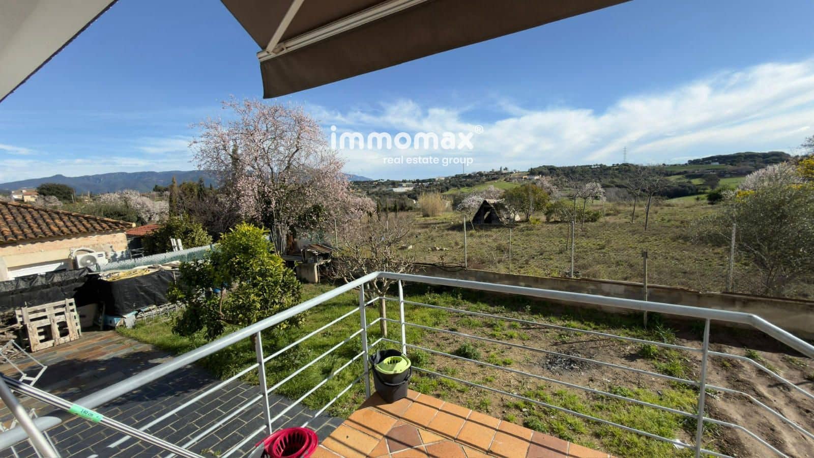 5 soveværelse Byhus til salg i Santa Eulalia de Roncana med garage - € 430.000 (Ref: 9599964)