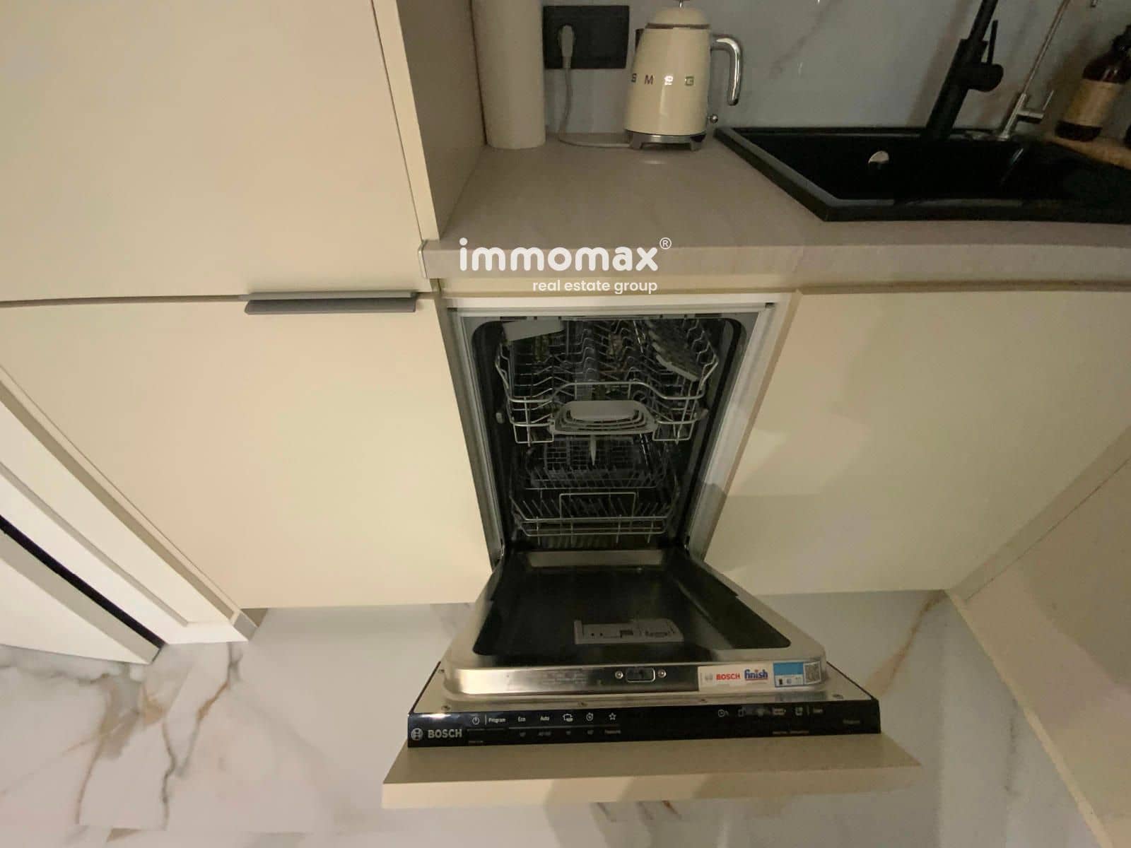 Kaupallinen vuokrattavana paikassa Castelldefels - 2 000 € (Ref: 9612035)