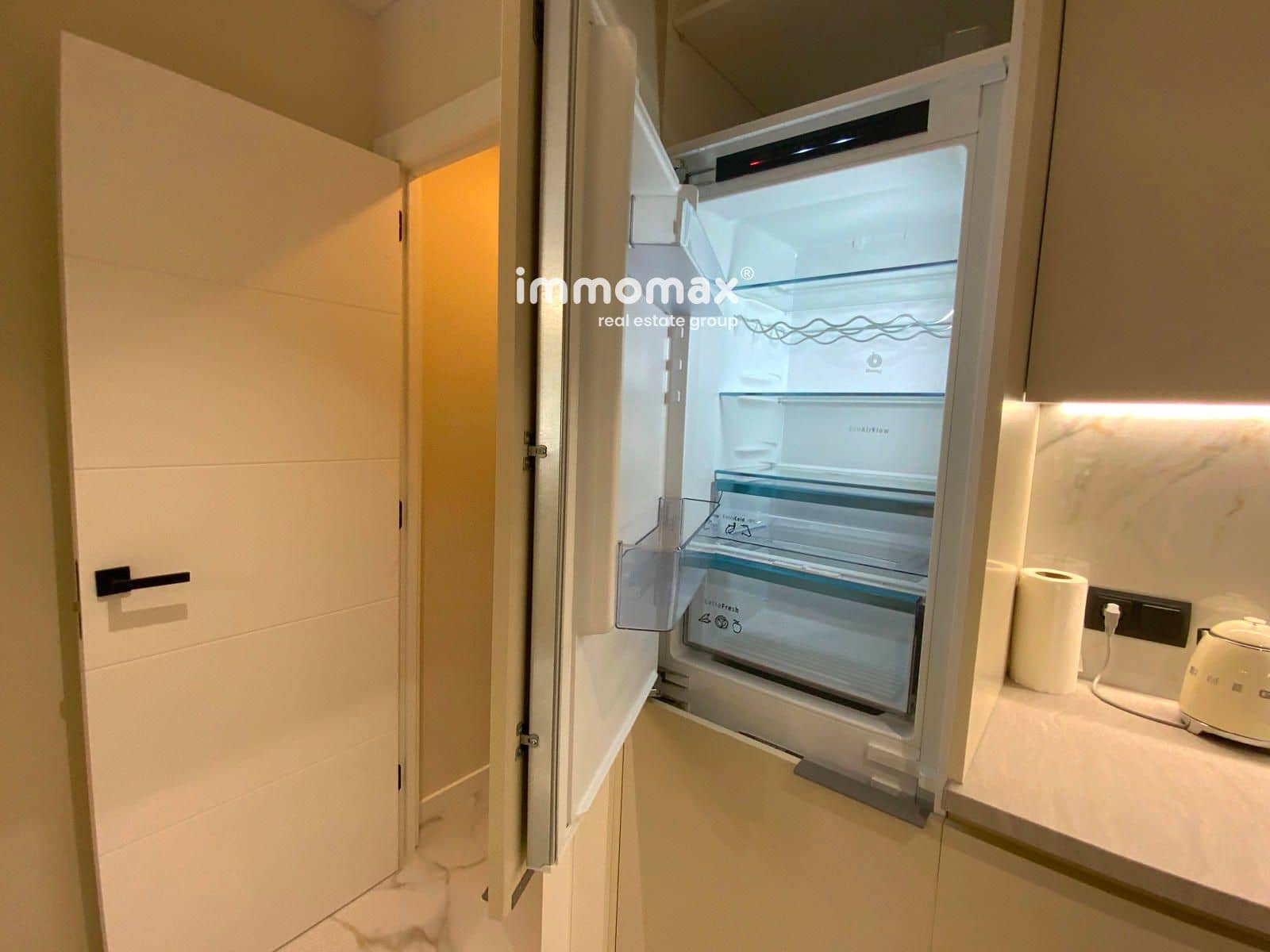 Kaupallinen vuokrattavana paikassa Castelldefels - 2 000 € (Ref: 9612035)