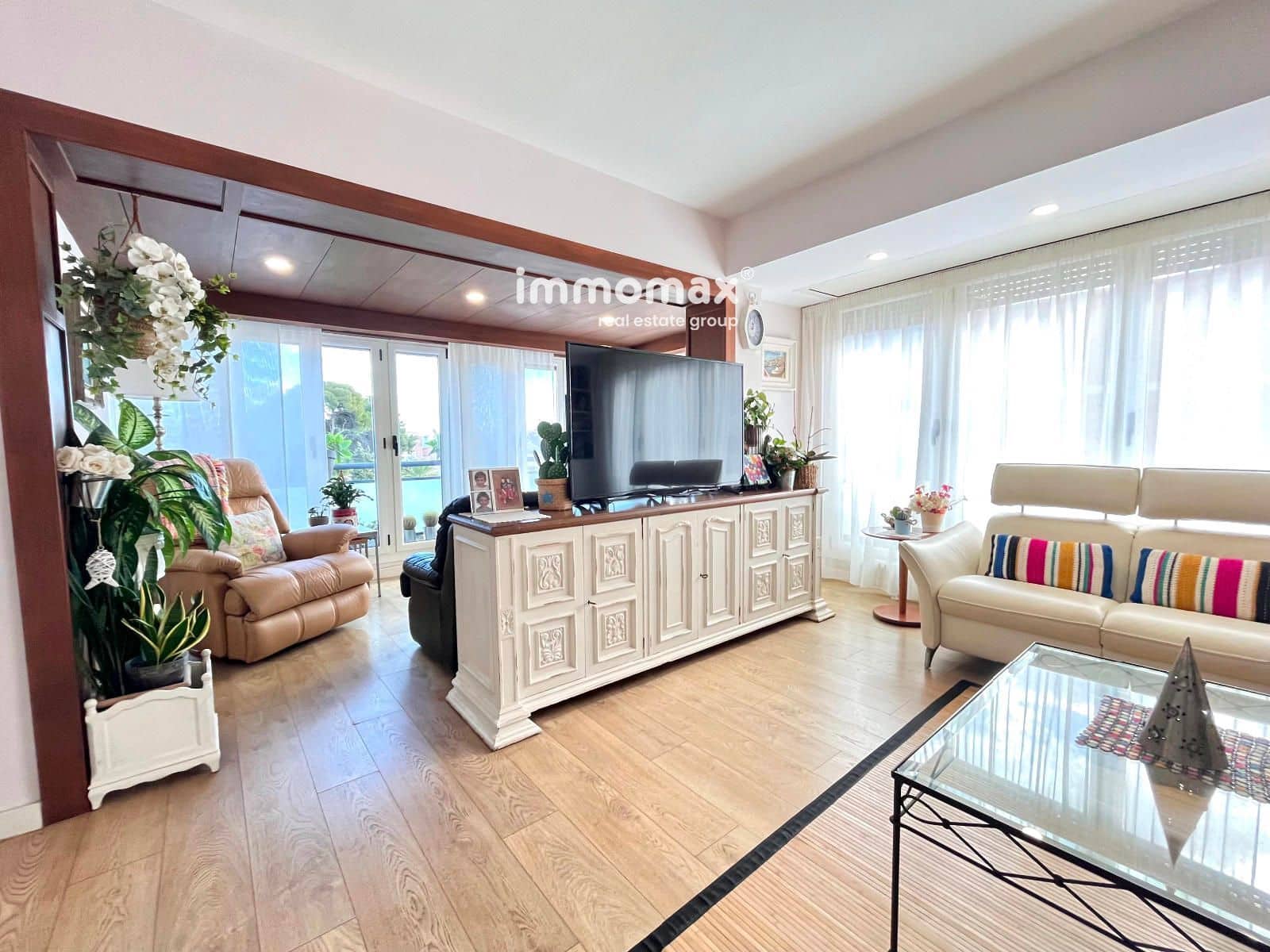 4 bedroom Flat for sale in Vilanova i la Geltru - € 474,000 (Ref: 9618867)