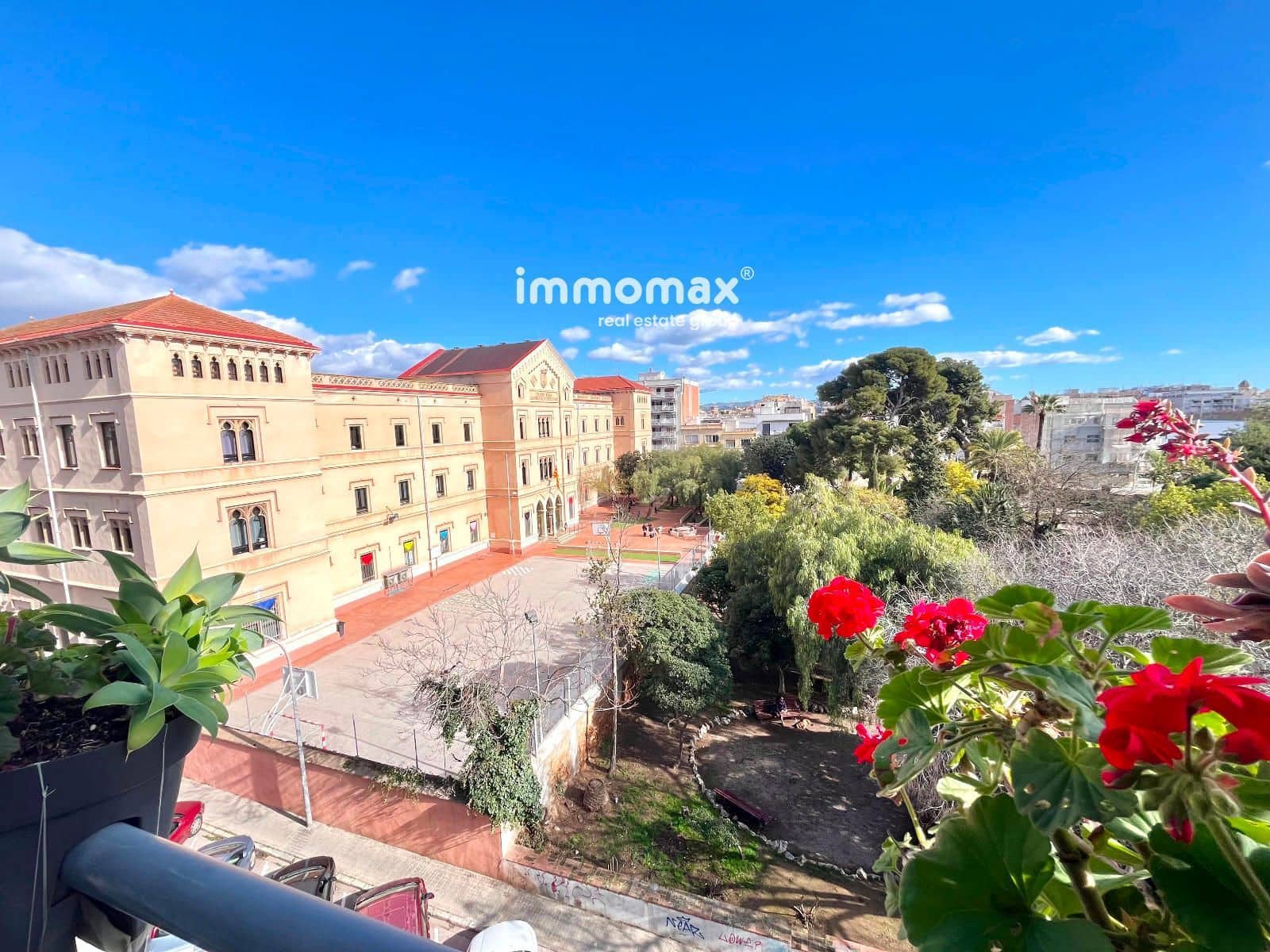 4 bedroom Flat for sale in Vilanova i la Geltru - € 474,000 (Ref: 9618867)