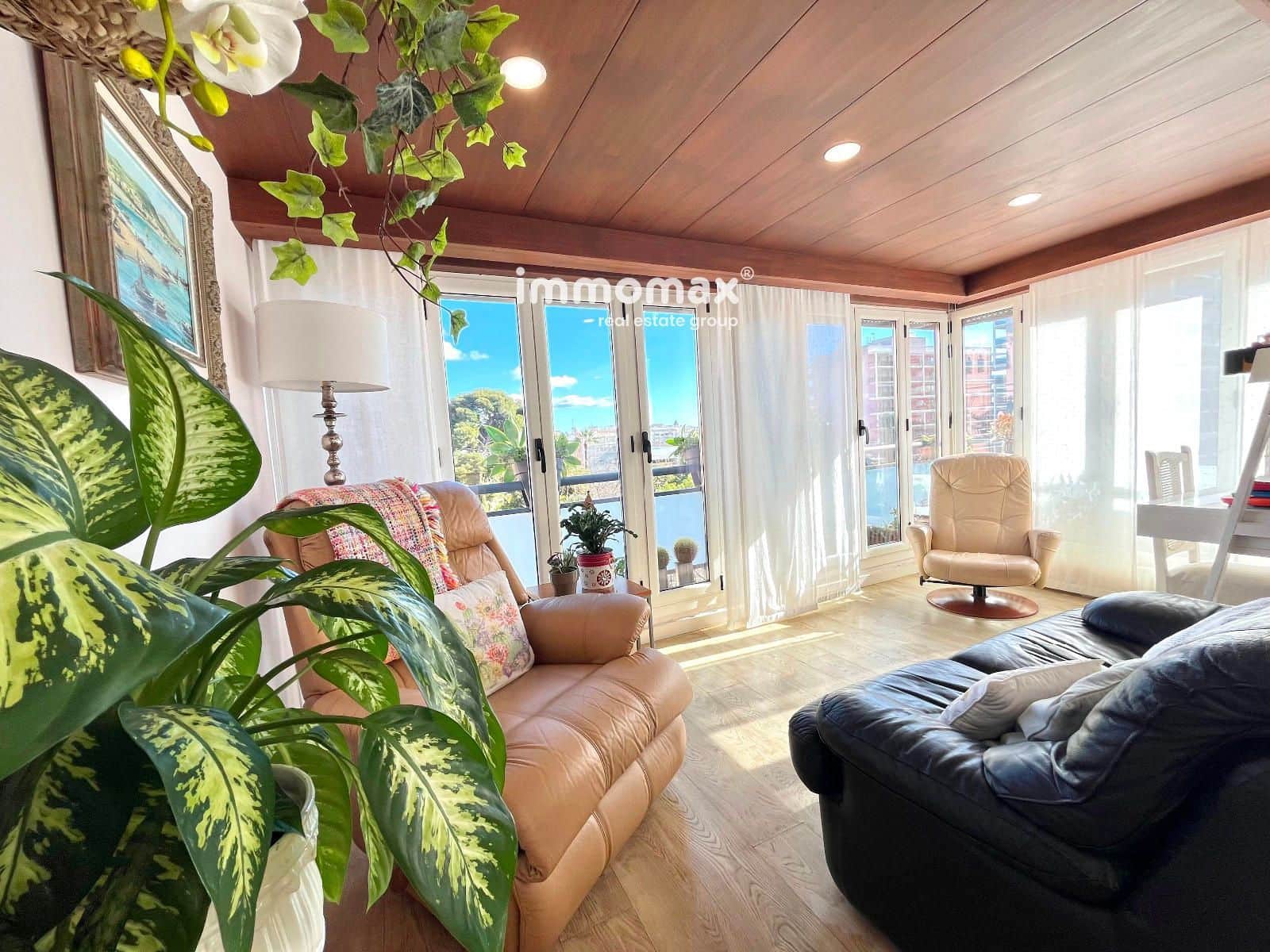 4 bedroom Flat for sale in Vilanova i la Geltru - € 474,000 (Ref: 9618867)