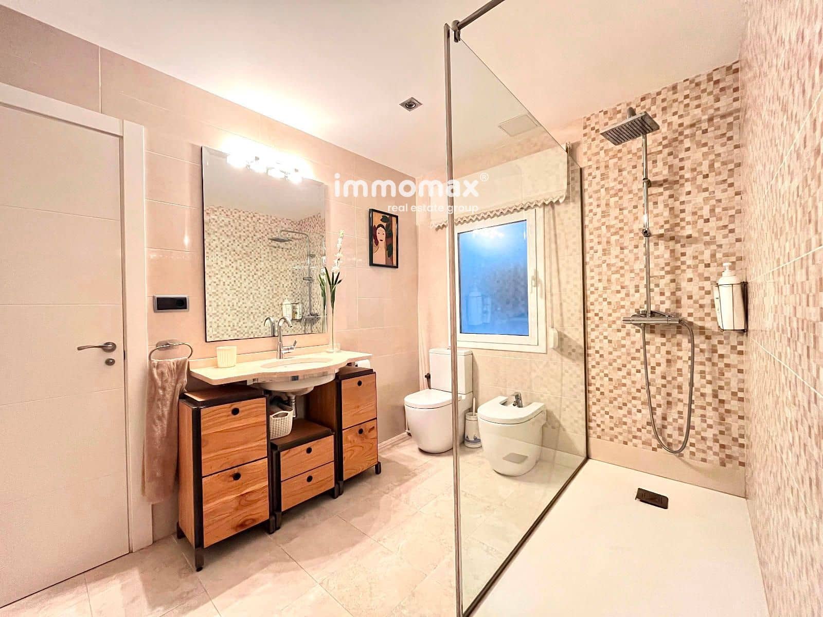 4 bedroom Flat for sale in Vilanova i la Geltru - € 474,000 (Ref: 9618867)