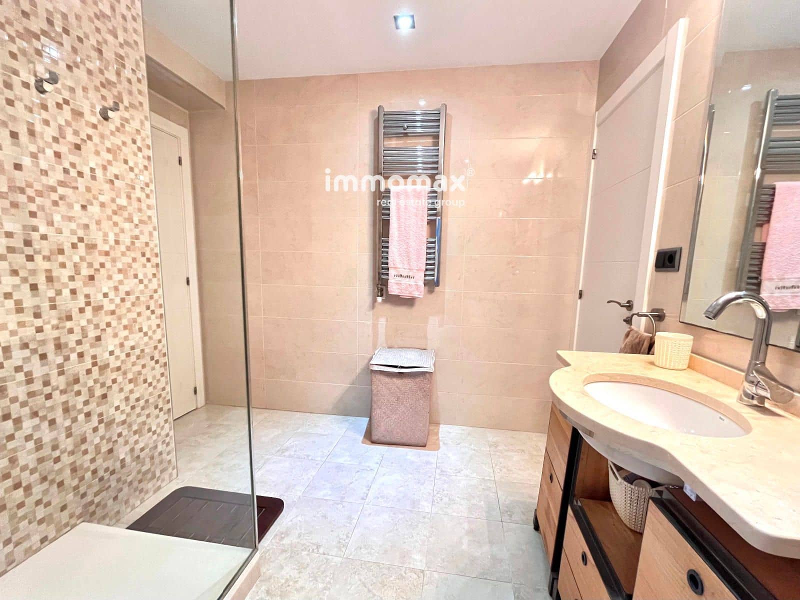 4 bedroom Flat for sale in Vilanova i la Geltru - € 474,000 (Ref: 9618867)