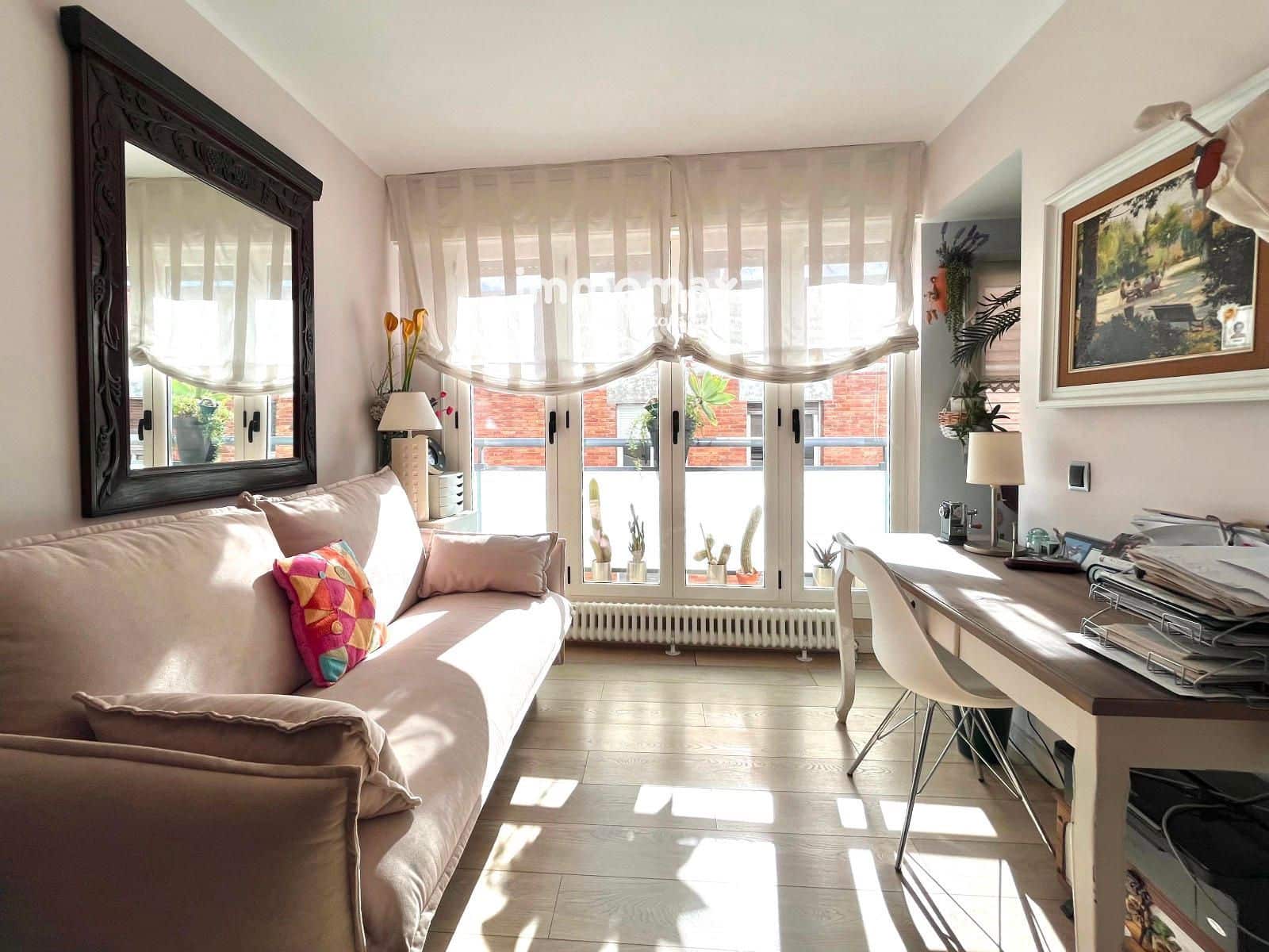 4 bedroom Flat for sale in Vilanova i la Geltru - € 474,000 (Ref: 9618867)