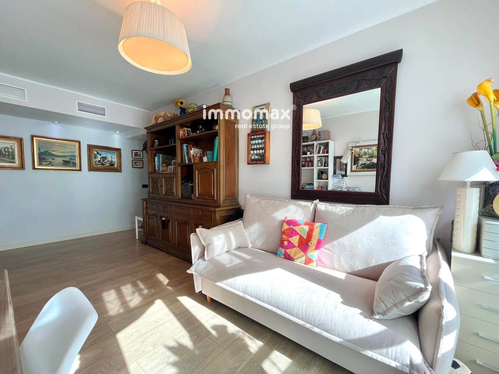 4 bedroom Flat for sale in Vilanova i la Geltru - € 474,000 (Ref: 9618867)