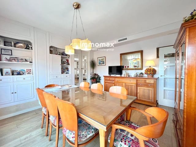 4 bedroom Flat for sale in Vilanova i la Geltrú - € 474,000 (Ref: 9618867)