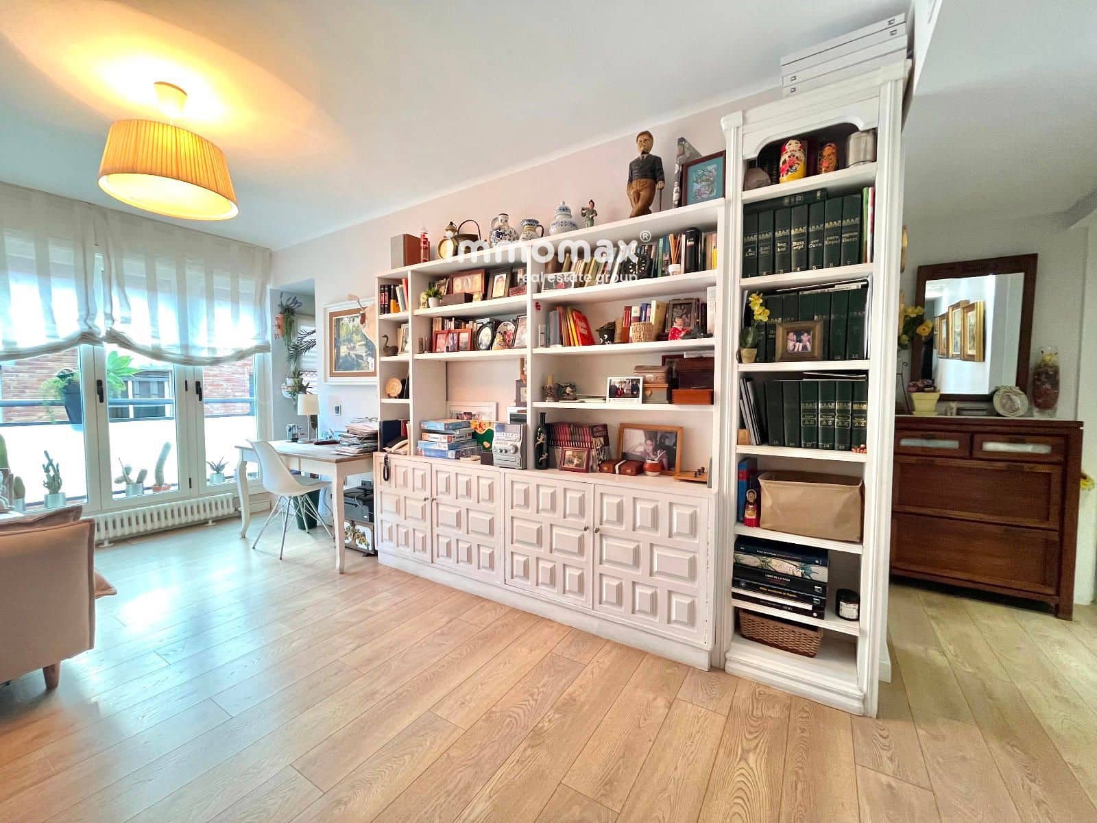 4 bedroom Flat for sale in Vilanova i la Geltru - € 474,000 (Ref: 9618867)