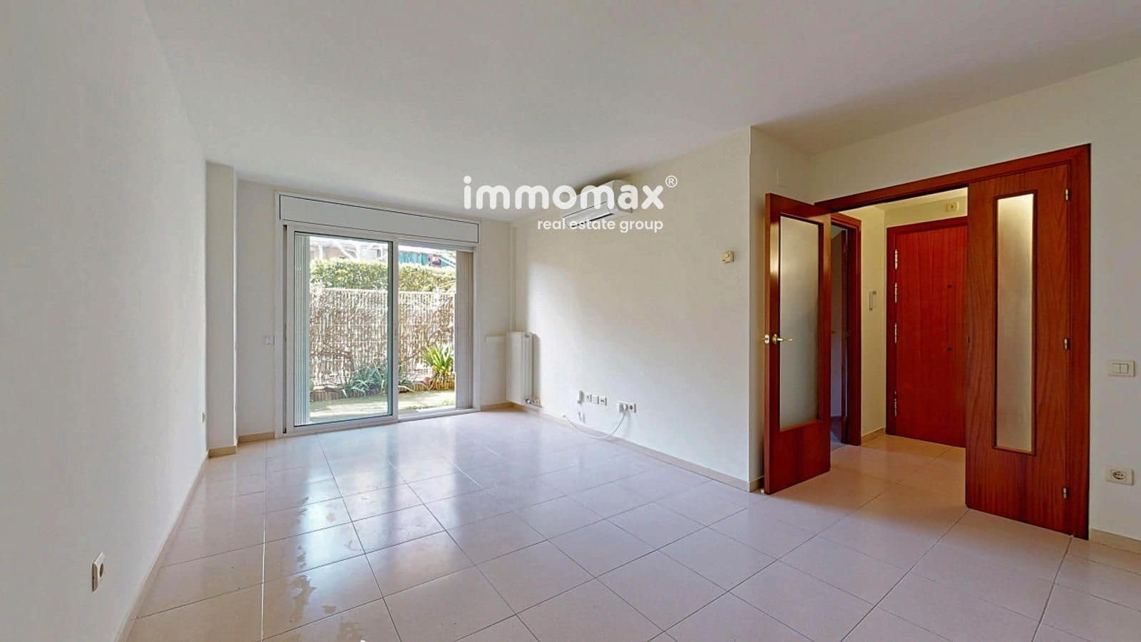 3 bedroom Flat for sale in Martorell with pool - € 260,000 (Ref: 9642449)