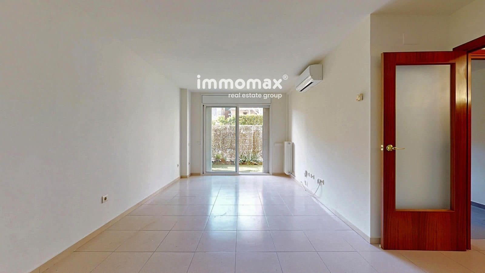 3 bedroom Flat for sale in Martorell with pool - € 260,000 (Ref: 9642449)