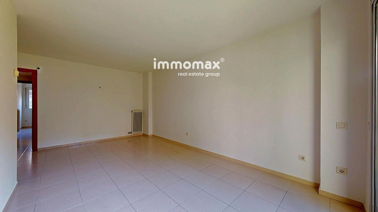 3 bedroom Flat for sale in Martorell with pool - € 260,000 (Ref: 9642449)