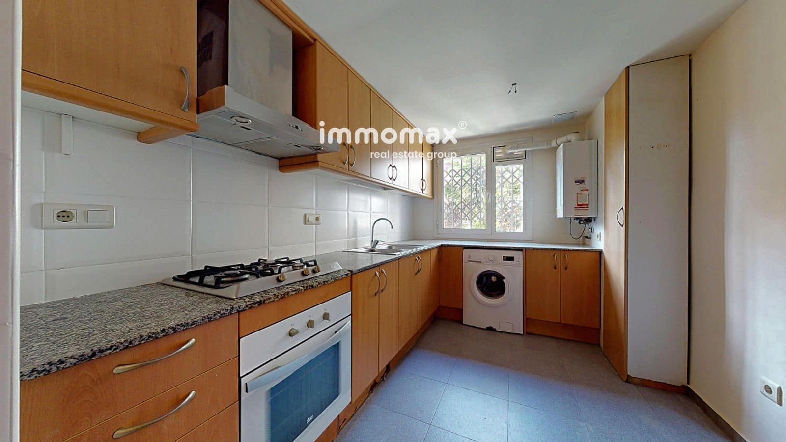 3 bedroom Flat for sale in Martorell with pool - € 260,000 (Ref: 9642449)