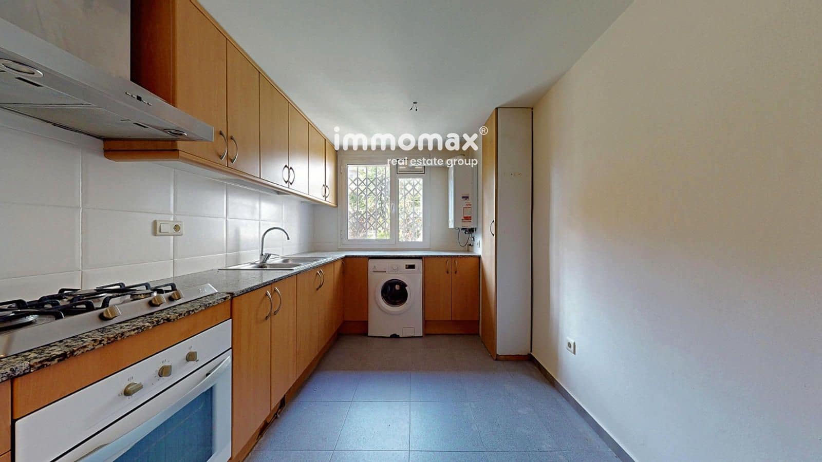 3 bedroom Flat for sale in Martorell with pool - € 260,000 (Ref: 9642449)