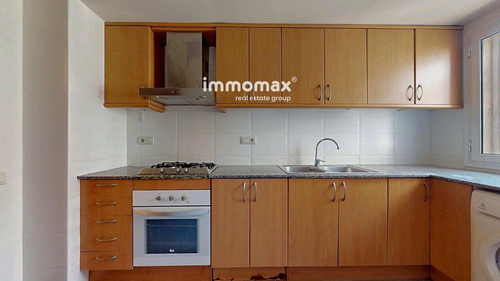 3 bedroom Flat for sale in Martorell with pool - € 260,000 (Ref: 9642449)