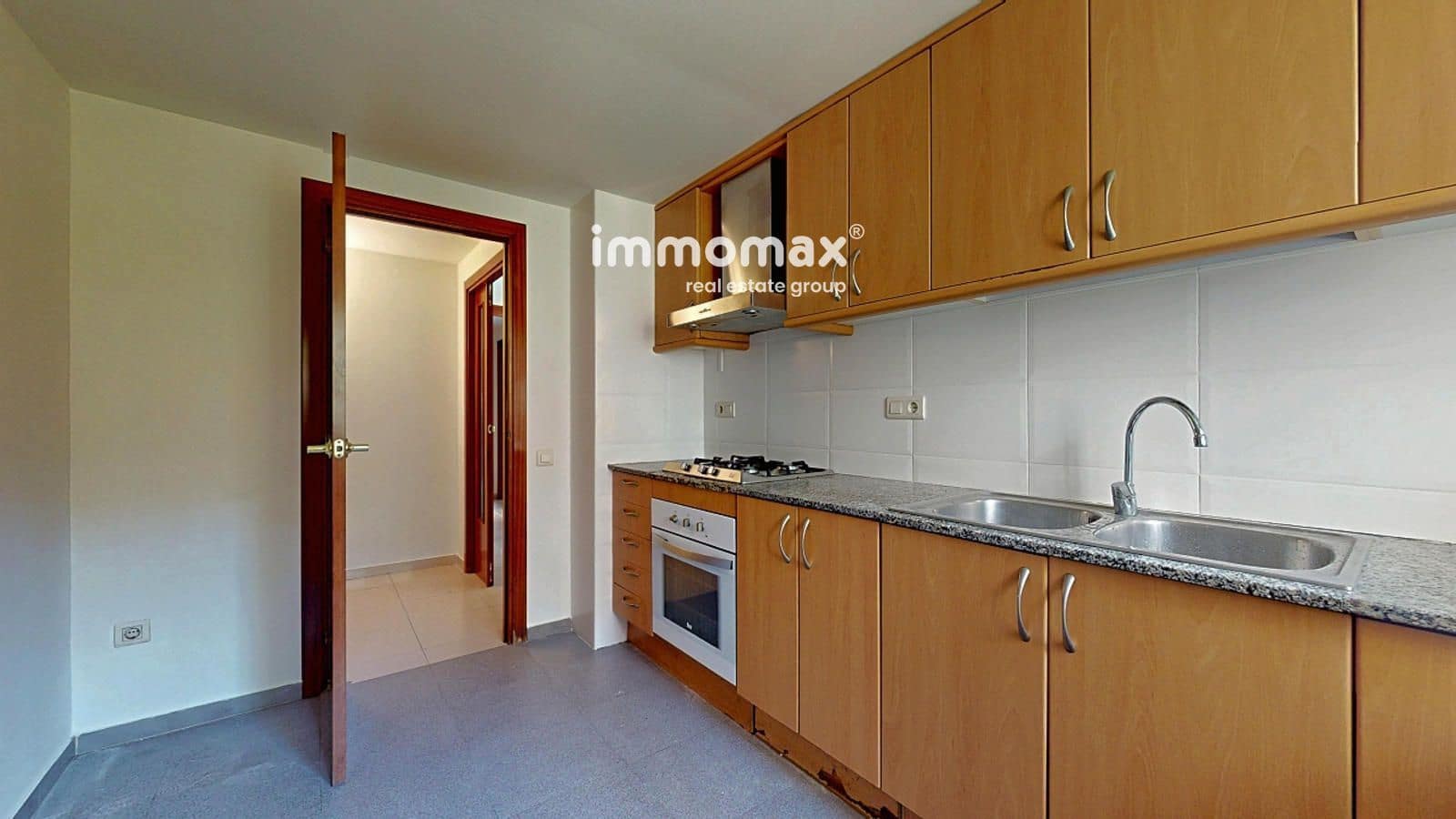 3 bedroom Flat for sale in Martorell with pool - € 260,000 (Ref: 9642449)