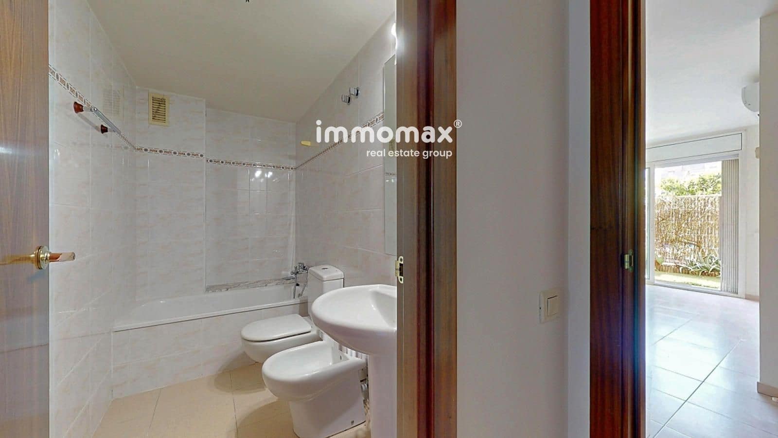 3 bedroom Flat for sale in Martorell with pool - € 260,000 (Ref: 9642449)