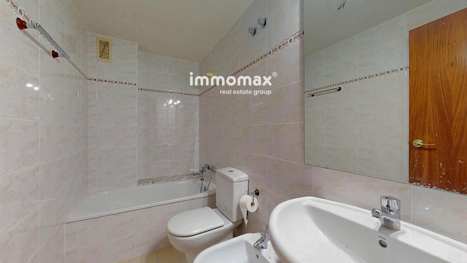 3 bedroom Flat for sale in Martorell with pool - € 260,000 (Ref: 9642449)