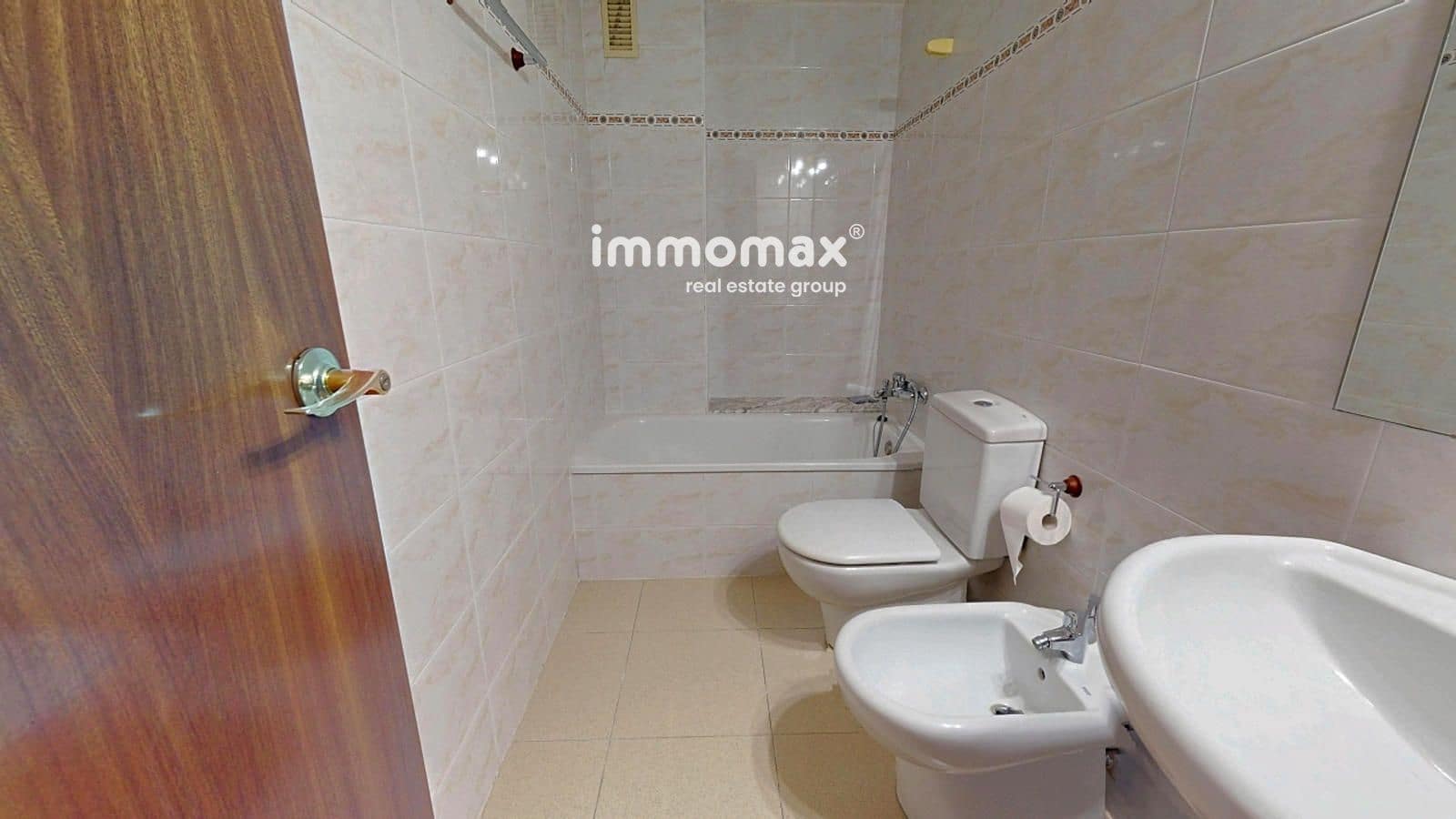 3 bedroom Flat for sale in Martorell with pool - € 260,000 (Ref: 9642449)