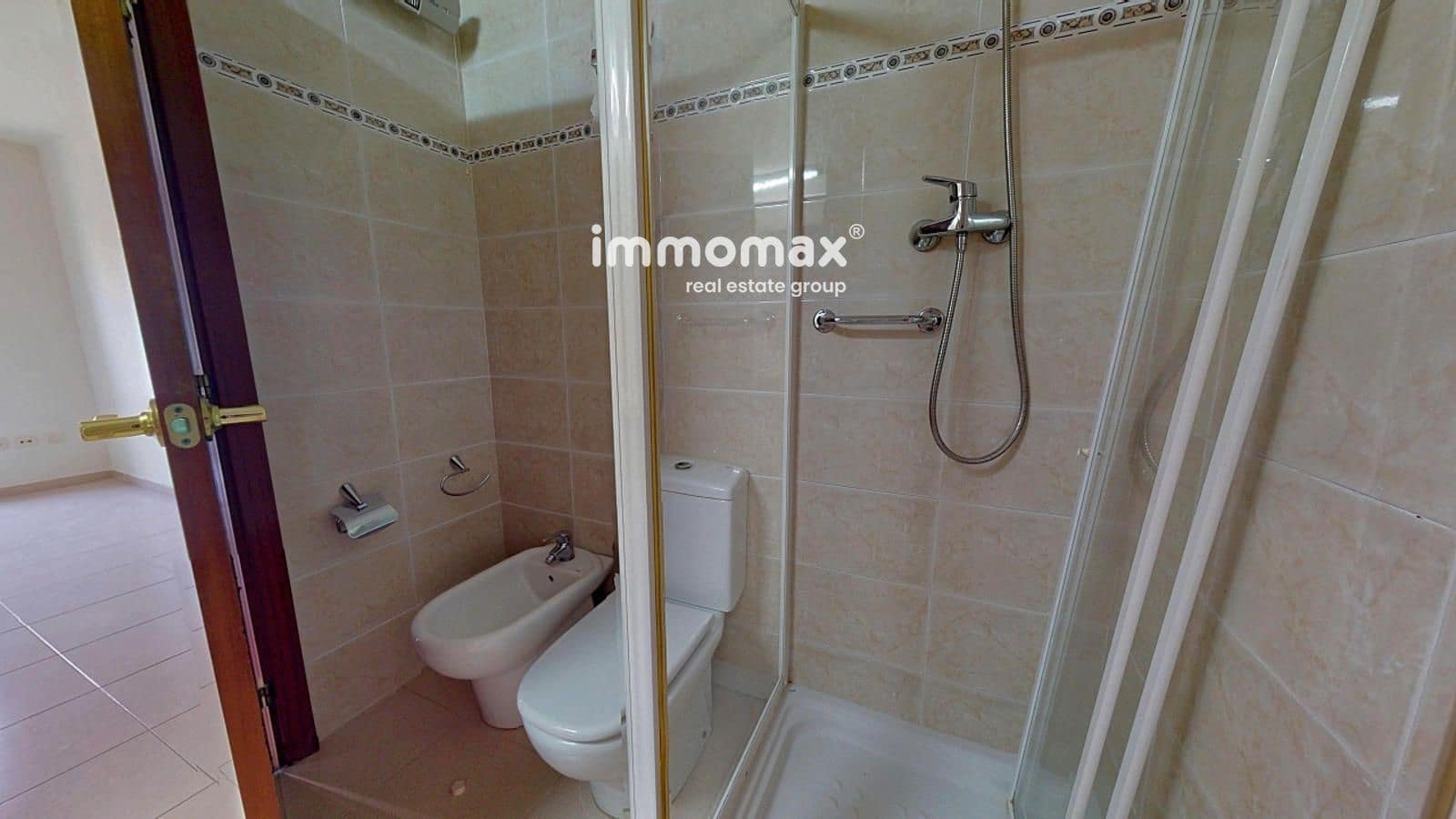 3 bedroom Flat for sale in Martorell with pool - € 260,000 (Ref: 9642449)