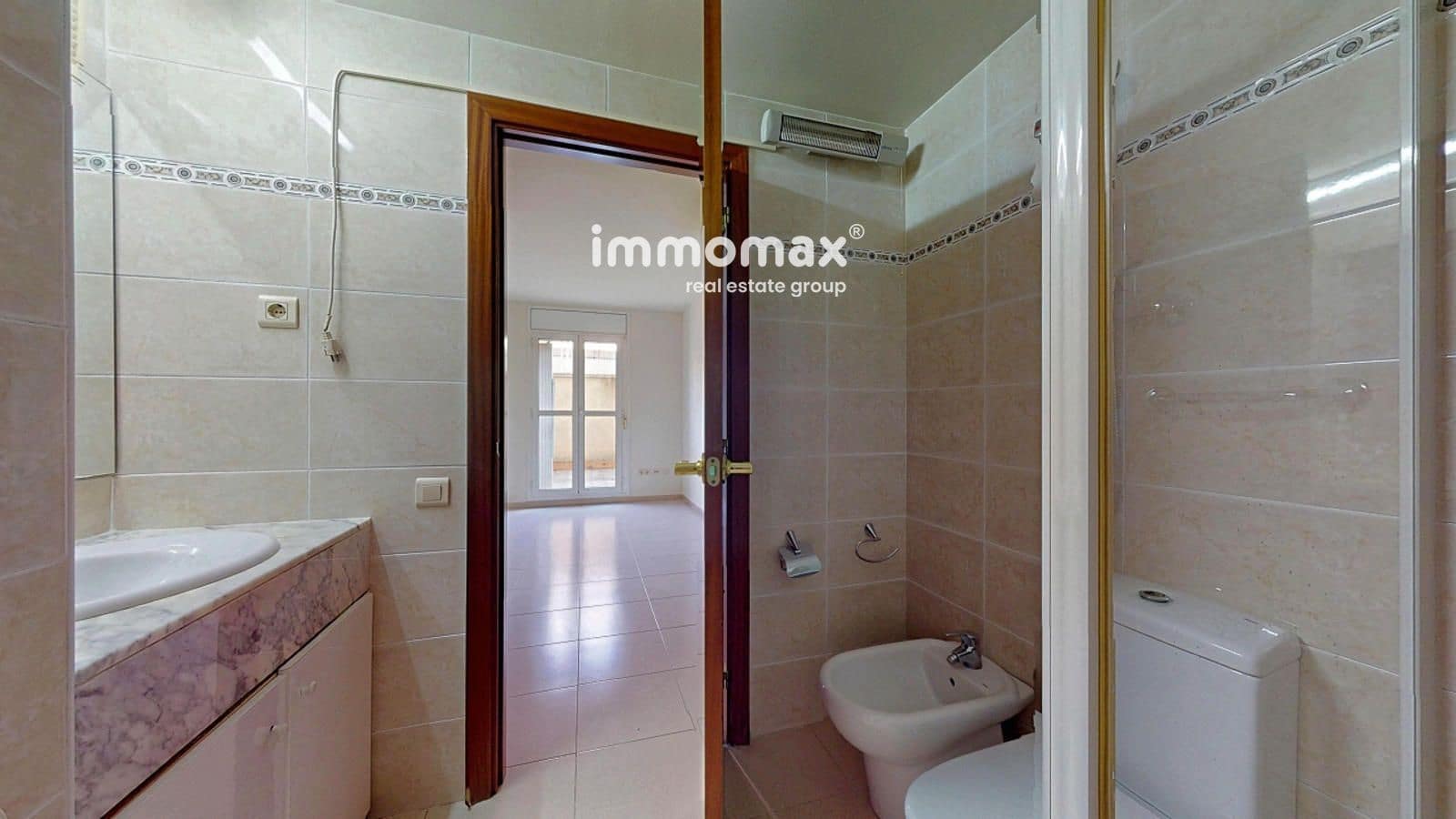 3 bedroom Flat for sale in Martorell with pool - € 260,000 (Ref: 9642449)