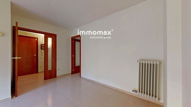 3 bedroom Flat for sale in Martorell with pool - € 260,000 (Ref: 9642449)