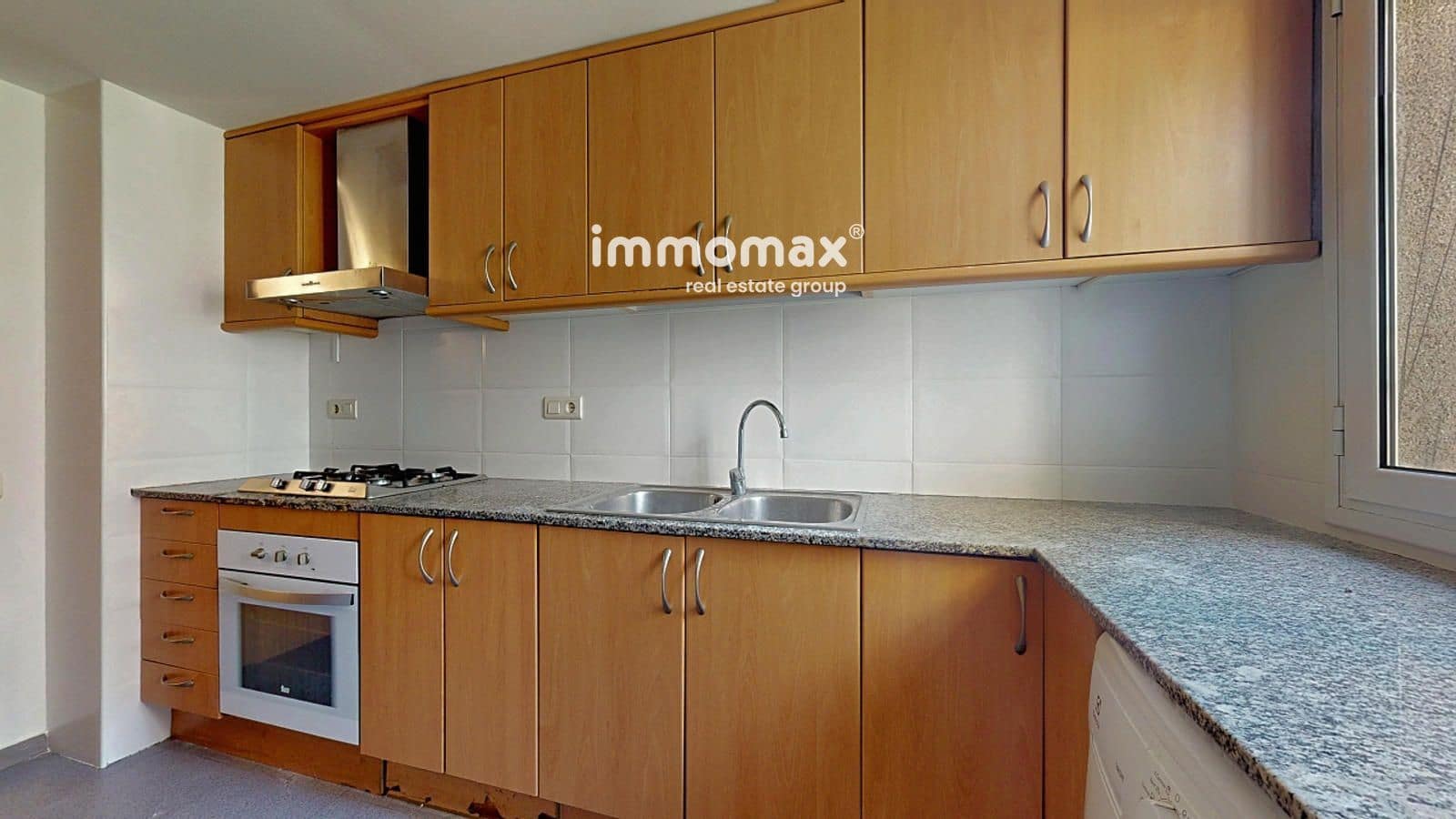 3 bedroom Flat for sale in Martorell with pool - € 260,000 (Ref: 9642449)