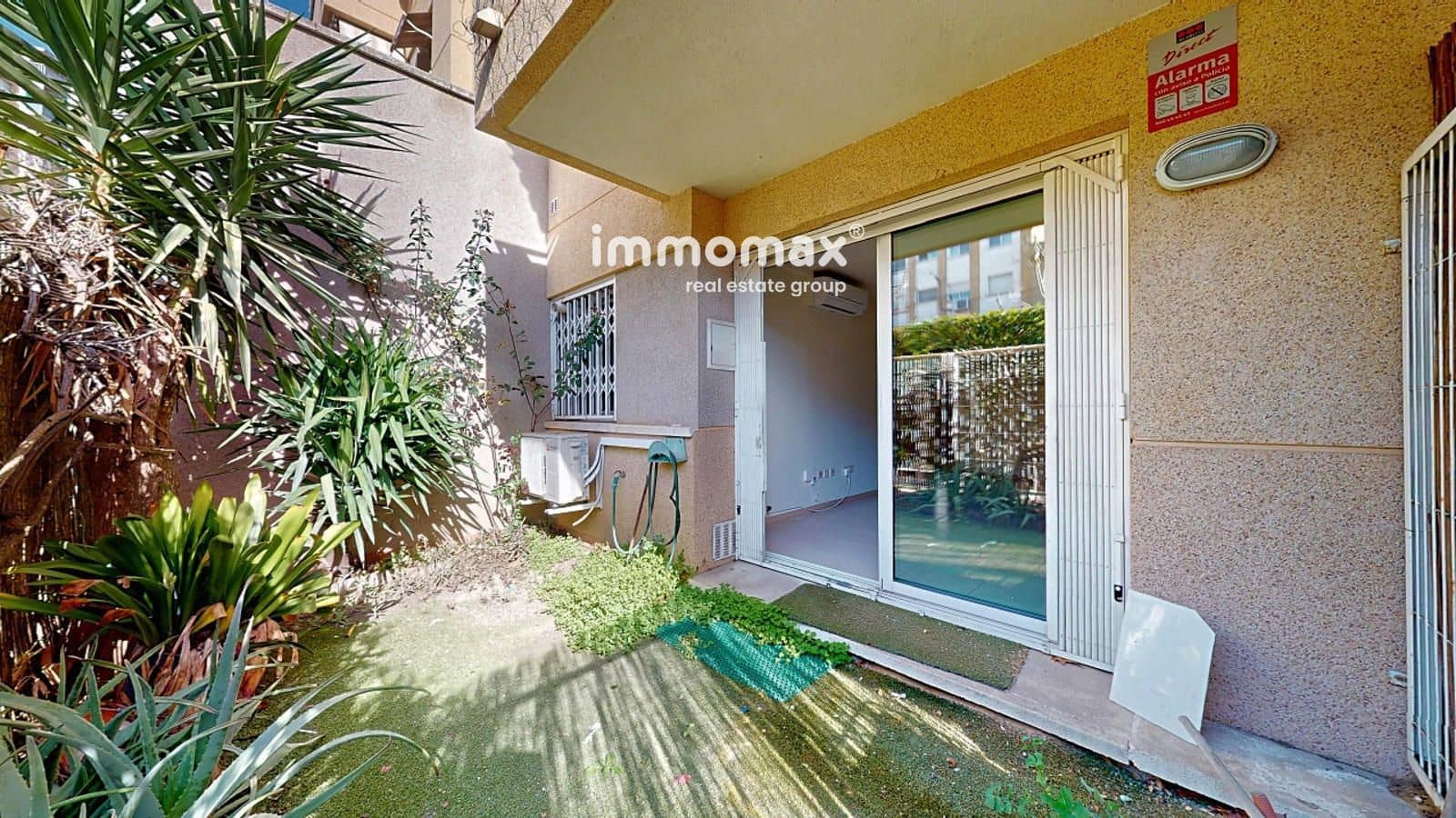 3 bedroom Flat for sale in Martorell with pool - € 260,000 (Ref: 9642449)