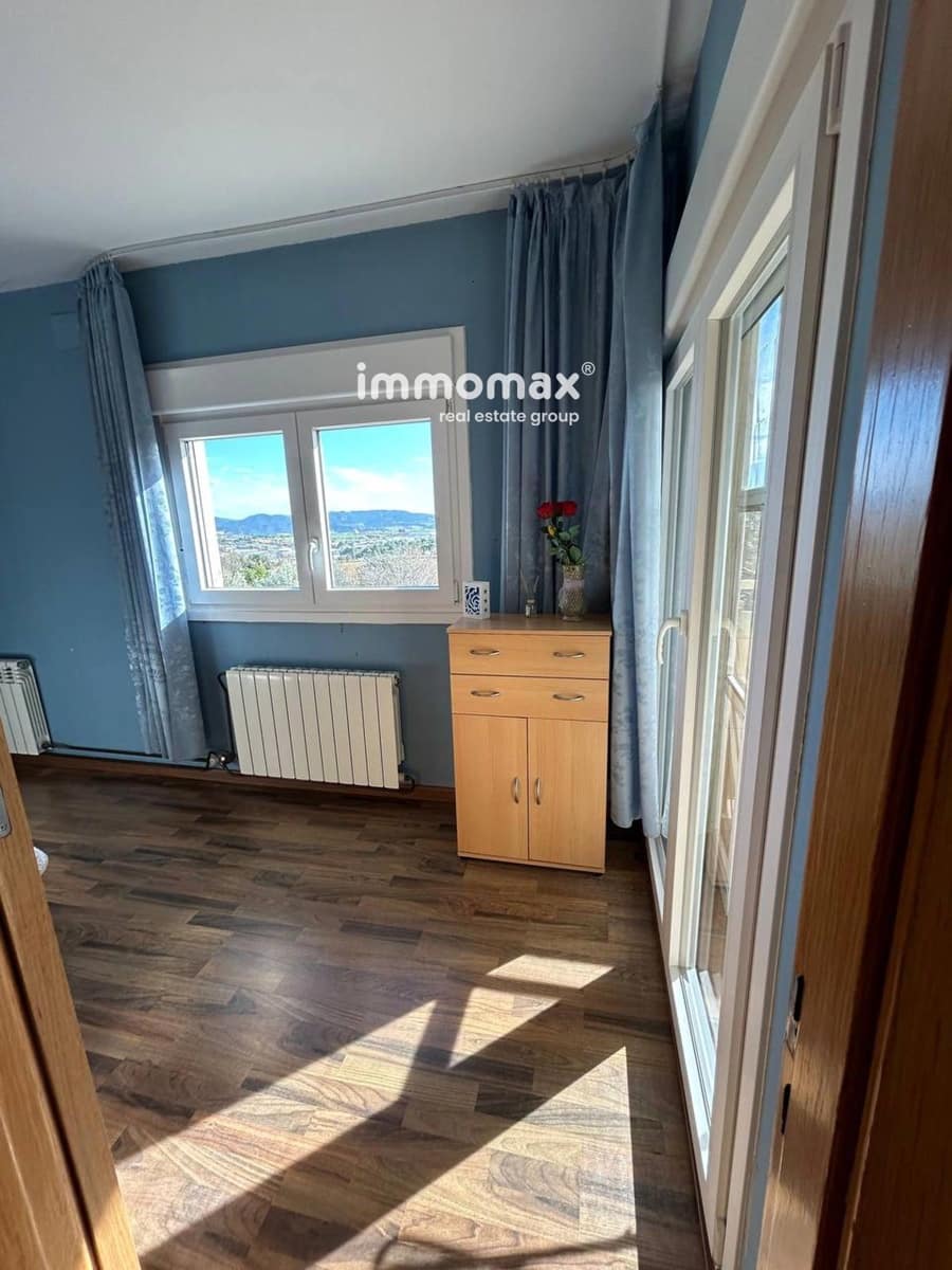 3 bedroom Villa for sale in Palau de Plegamans with garage - € 439,000 (Ref: 9650828)