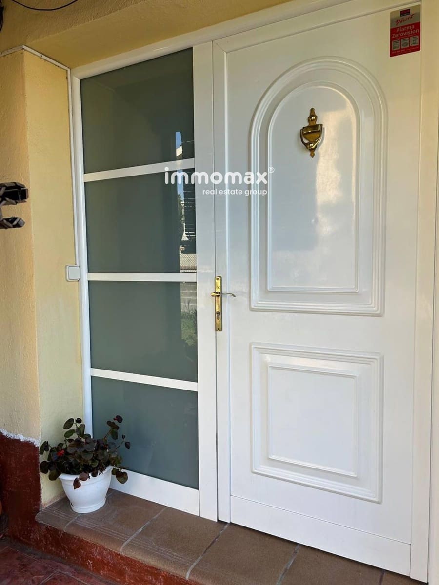 3 bedroom Villa for sale in Palau de Plegamans with garage - € 439,000 (Ref: 9650828)