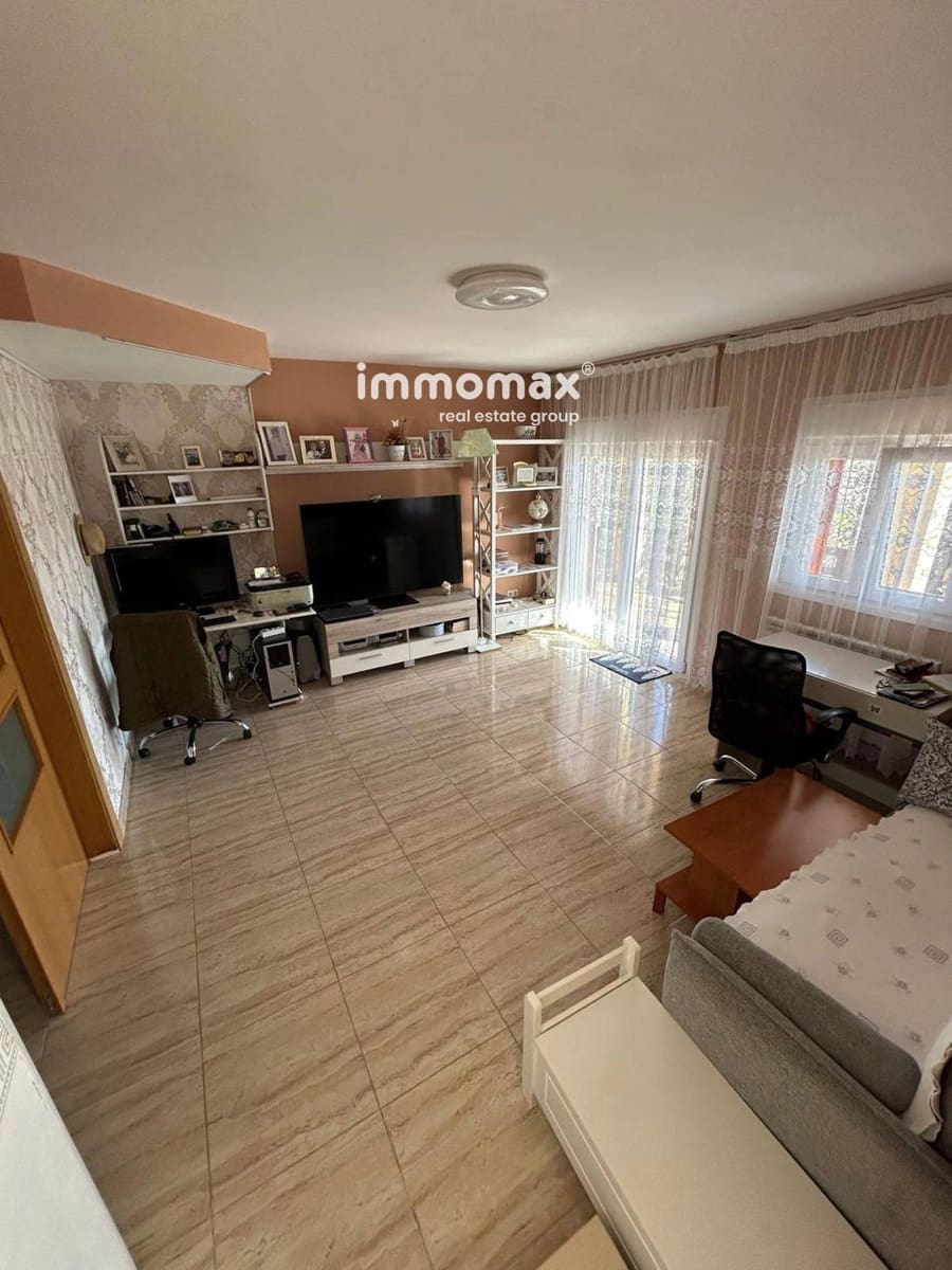 3 bedroom Villa for sale in Palau de Plegamans with garage - € 439,000 (Ref: 9650828)