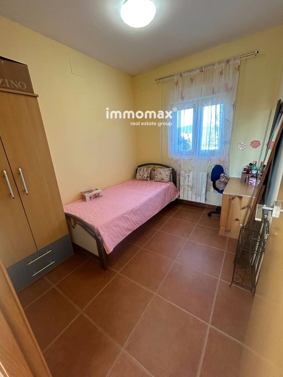 3 bedroom Villa for sale in Palau de Plegamans with garage - € 439,000 (Ref: 9650828)