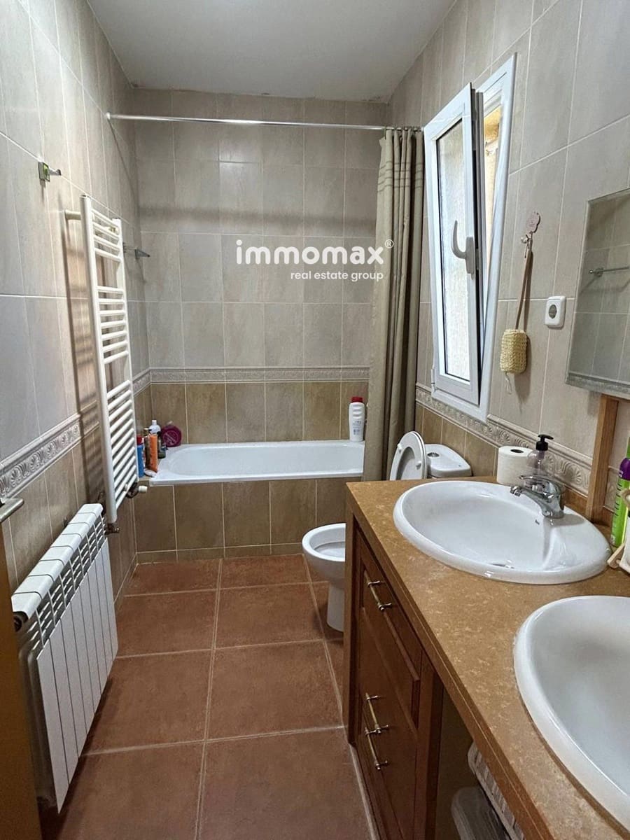 3 bedroom Villa for sale in Palau de Plegamans with garage - € 439,000 (Ref: 9650828)