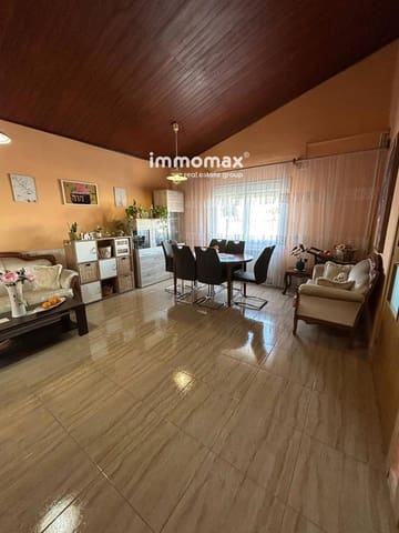 3 bedroom Villa for sale in Palau de Plegamans with garage - € 439,000 (Ref: 9650828)